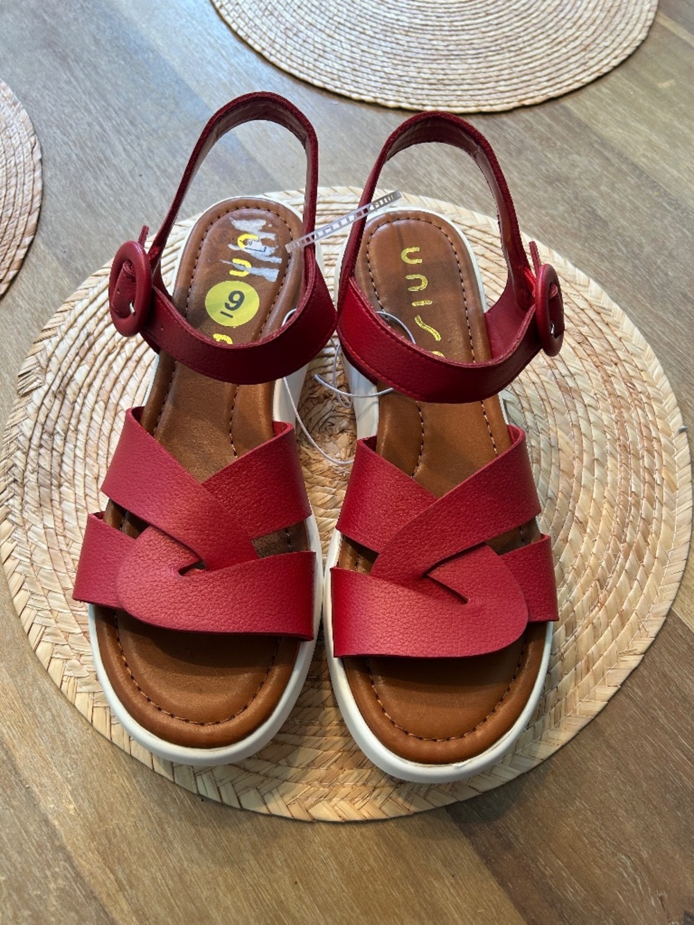 UNISA RED STRAPPY PLATFORM SANDAL - SIZE 9